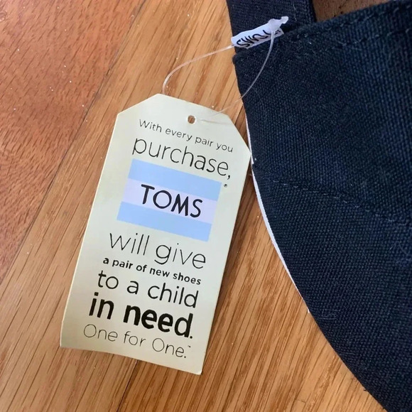 💖HOST PICK💖 TOMS never worn basic black men’s 12 - Picture 4 of 8